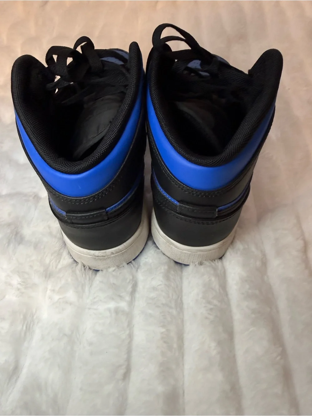 Nike Kids High-Top Lace-Up Sneakers in Black and Blue